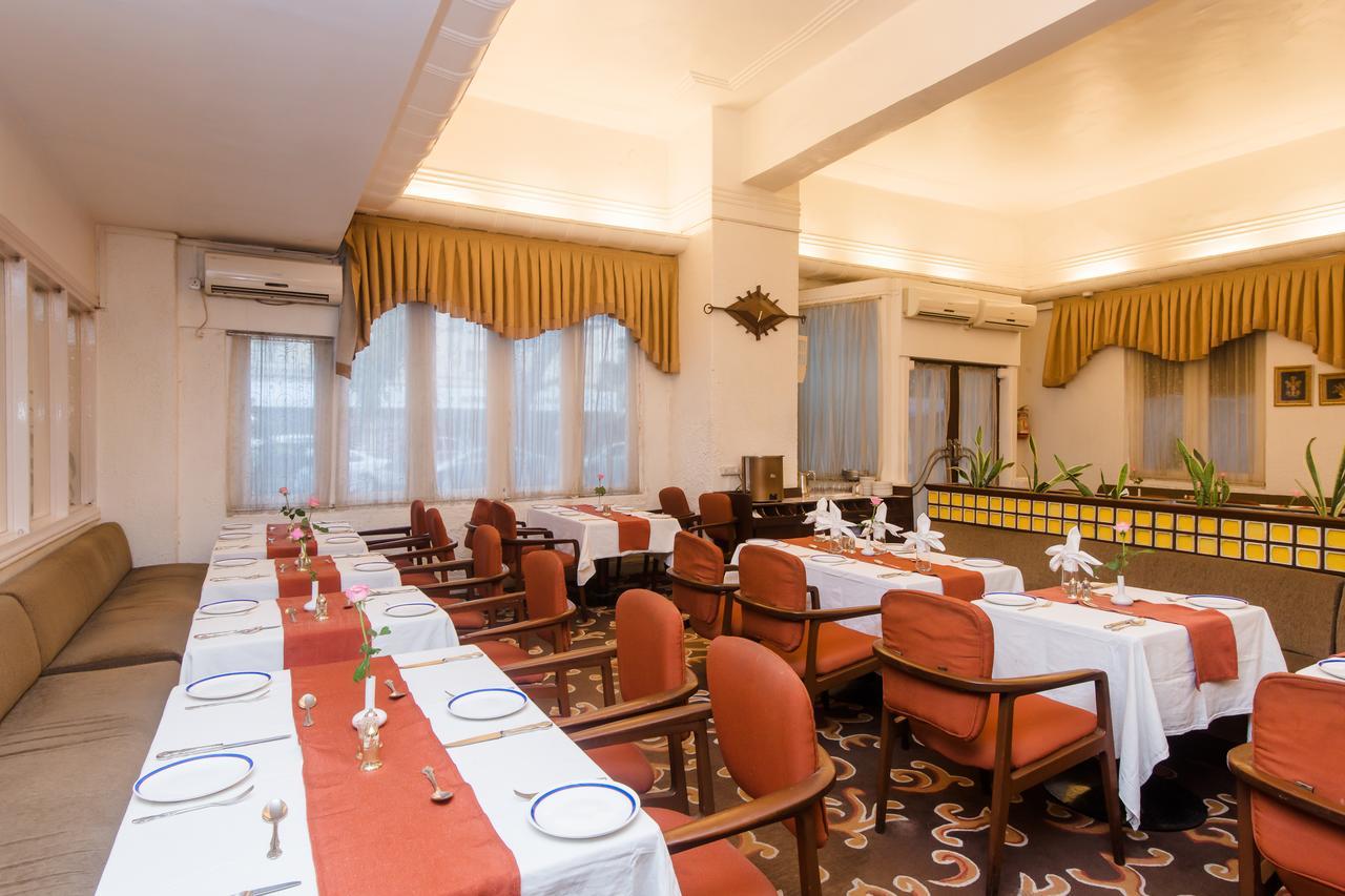 West End Hotel Mumbai  Buitenkant foto