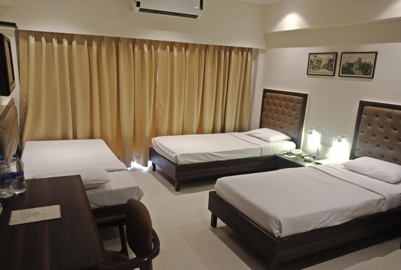 West End Hotel Mumbai  Buitenkant foto
