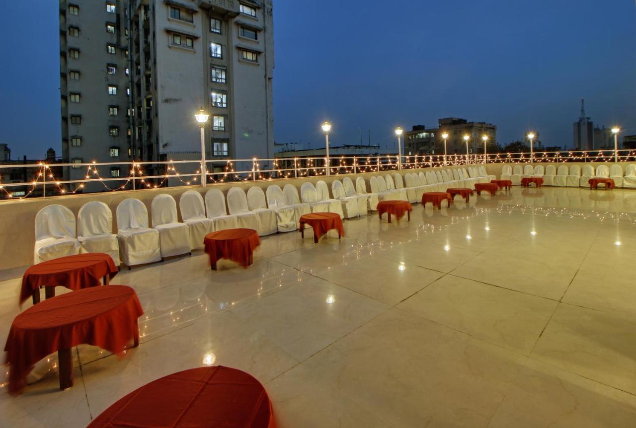 West End Hotel Mumbai  Buitenkant foto