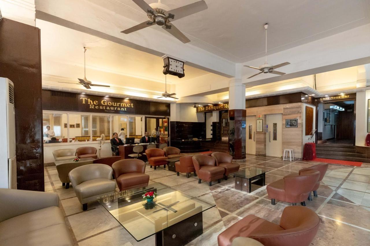 West End Hotel Mumbai  Buitenkant foto