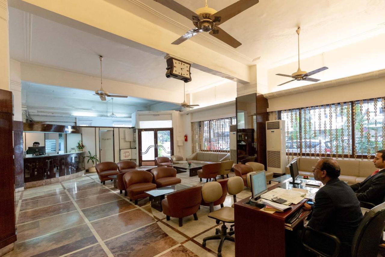 West End Hotel Mumbai  Buitenkant foto