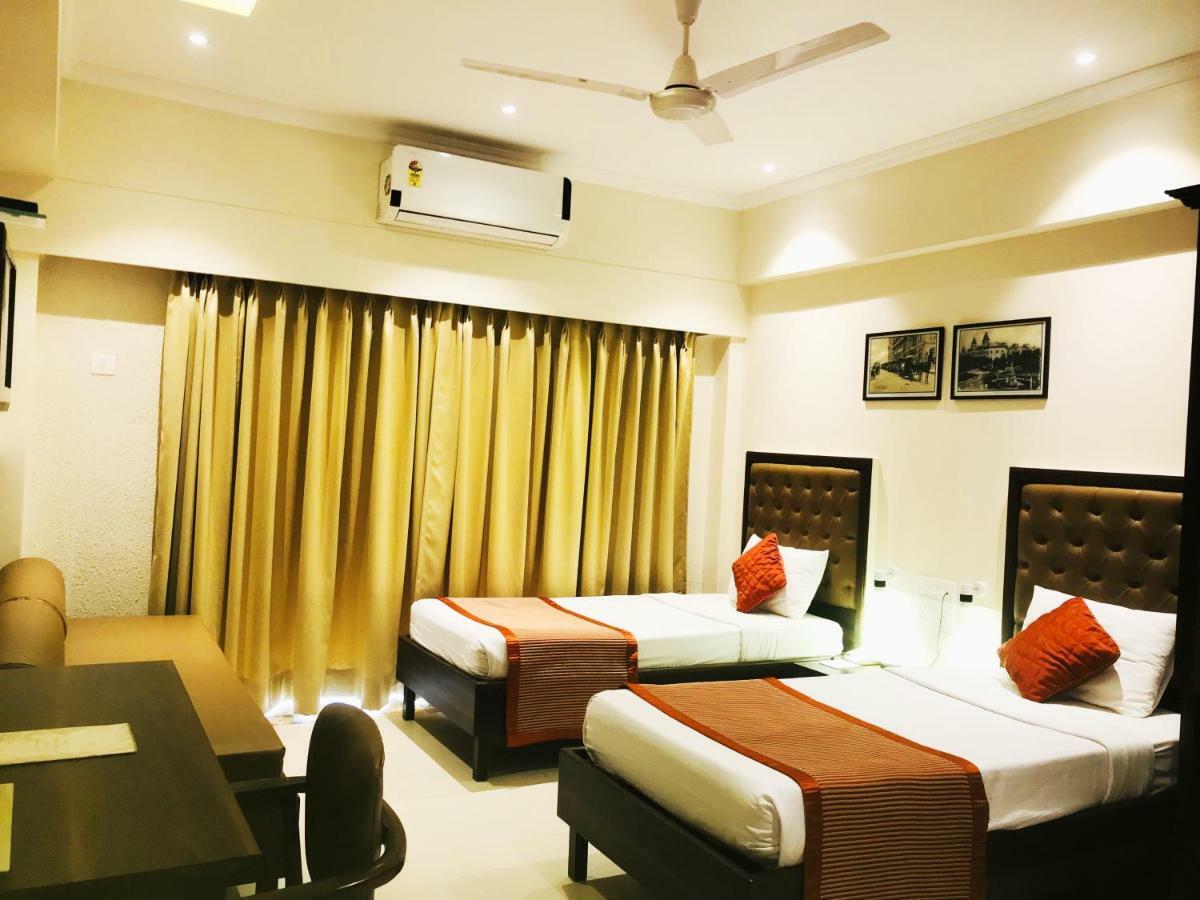 West End Hotel Mumbai  Buitenkant foto