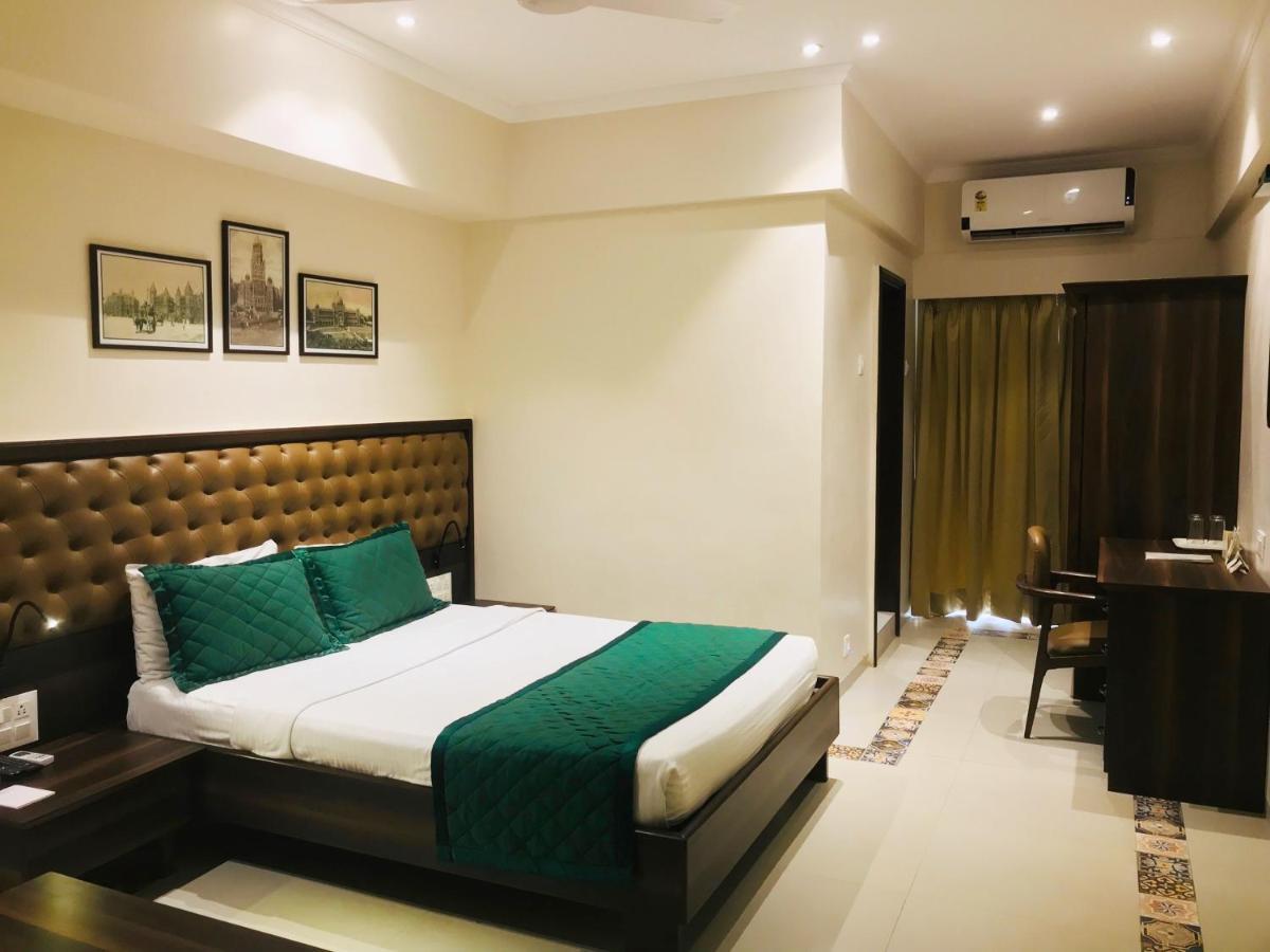 West End Hotel Mumbai  Buitenkant foto